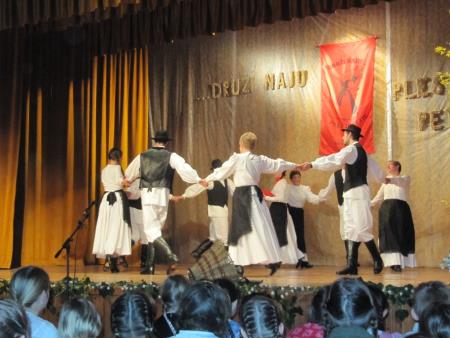 Prireditev Druži naju ples in petje posvečena dnevu žena 11